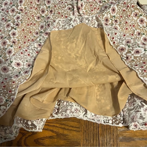 NEW Tularosa Tess Floral Embroidered Ruffle Puff Sleeve Mini Dress Sz L - Picture 9 of 16